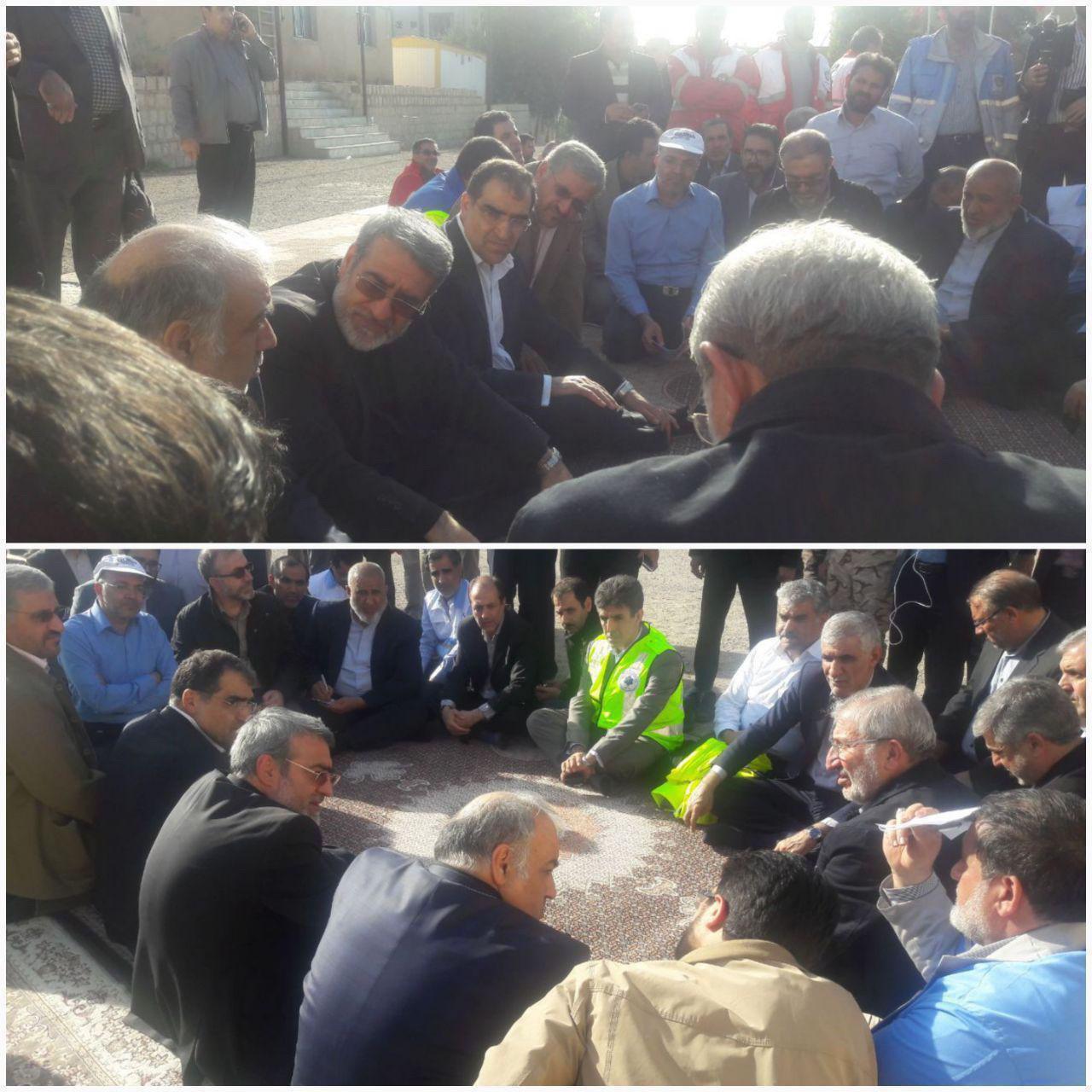 آخرین آمار از زمین لرزه در غرب کشور/ 348 کشته تا کنون؛ پذیرش 5340 مصدوم در بیمارستان&zwnj;ها/ تمام راه های اصلی برای امدادرسانی باز است / سازمان انتقال خون: مردم گروه خونی O منفی اهدا کنند / انتقاد اورژانس از حضور کمرنگ نیروهای انتظامی در سرپل ذهاب/ آب شهرهای زلزله&zwnj;زده تا ۴۸ ساعت قطع است؛ آبرسانی سیار تا زمان رفع مشکل +فیلم