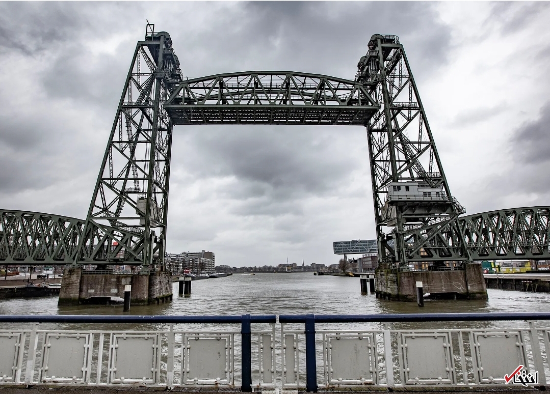 تخم مرغ&zwnj;های فاسد هزاران هلندی آماده پرتاب به قایق تفریحی جف بزوس