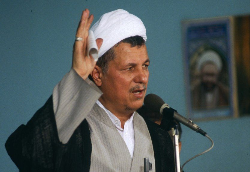 خاطرات آیت الله هاشمی رفسنجانی، ۲۳ خرداد ۱۳۷۷: به عزت الله اکبری [تالار پشتی] نماینده مجلس گفتم از عبدالله نوری در جریان استیضاح حمایت کند  / مرعشی امیدوار است نوری ابقا شود