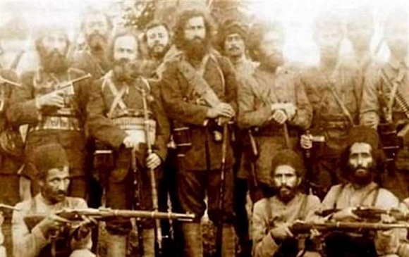 قسمت ۶/ به میرزا کوچک‌خان نوشتم با آن همه وطن‌پرستی چطور حاضر شدی در بخشی از ایران جمهوری اعلام کنی؟!