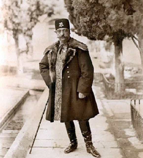 یادداشت‌های روزانه‌ی ناصرالدین‌شاه، شنبه ۳۰ آذر ۱۲۴۶؛ بعد از ناهار رفتیم به عمارتِ سرِ قنات که مشهور است به قصرفیروزه